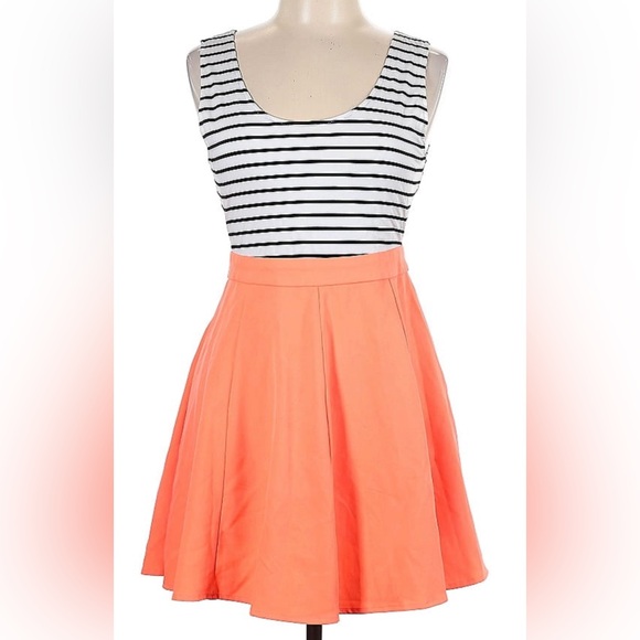 Windsor Dresses & Skirts - Windsor Party Summer Dress Vibrant Coral Skirt with Striped Top Sz L